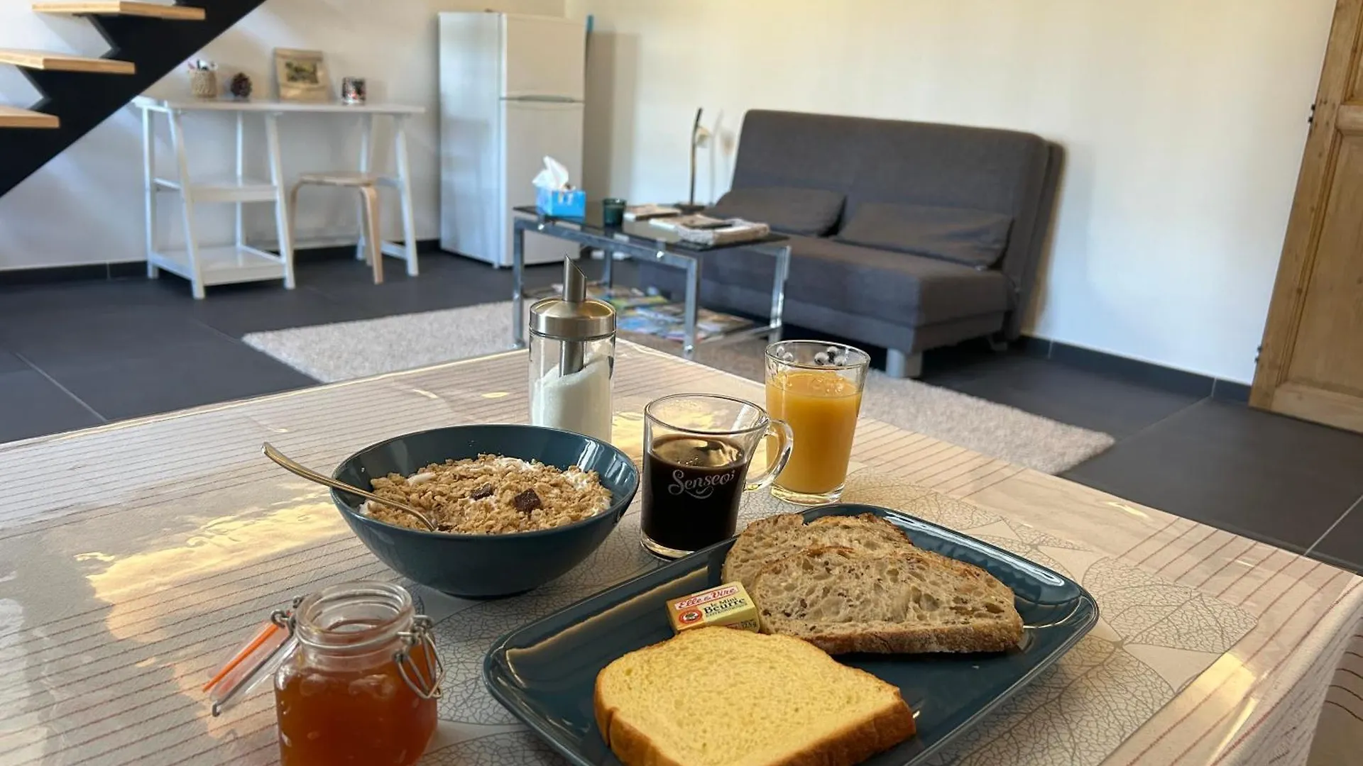 Séjour chez l'habitant Appartement La Casa V Chambre Et Salon Prive En Provence à Châteaurenard